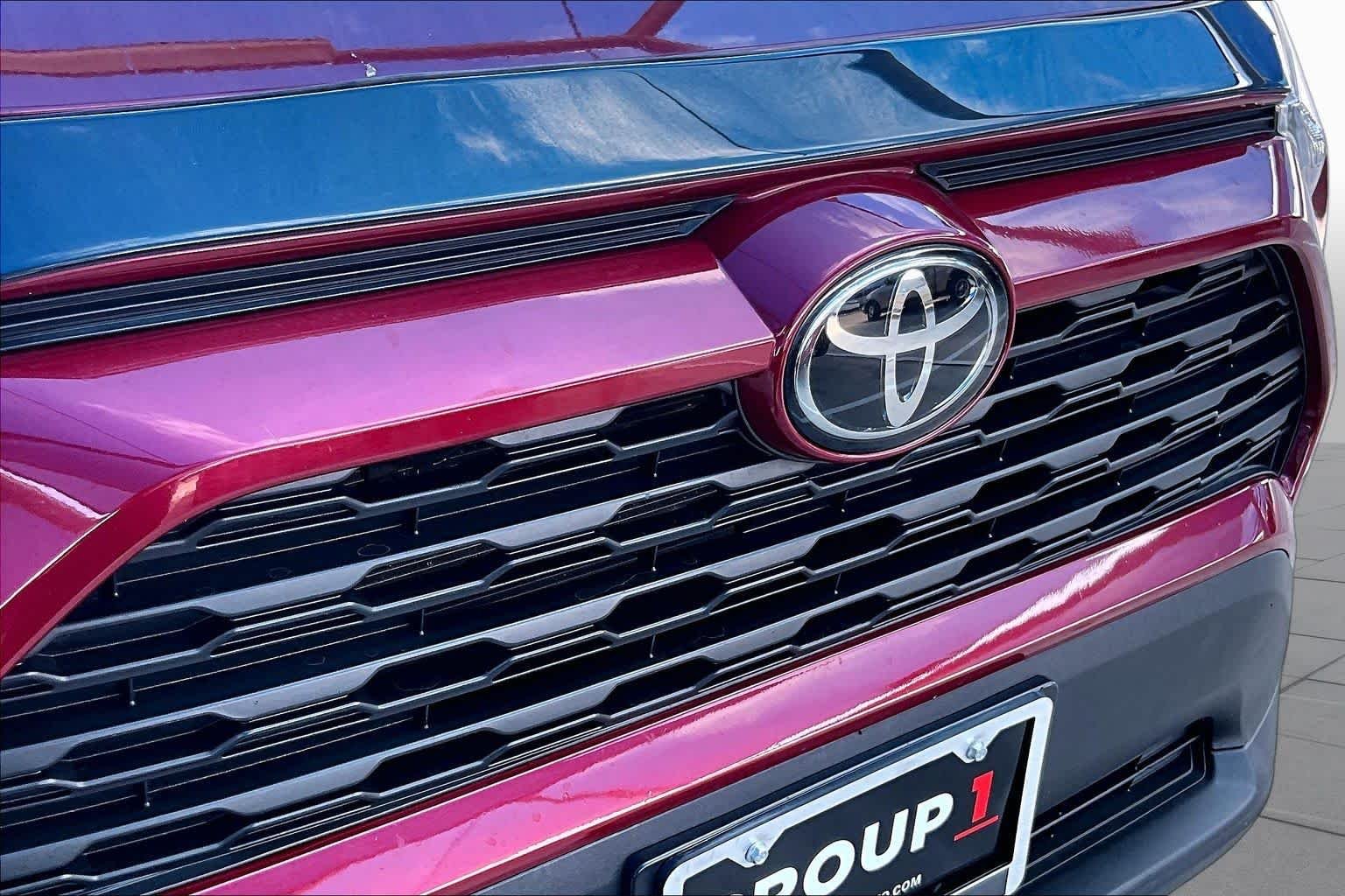 Used 2022 Ruby Flare Pearl Toyota LE image 30