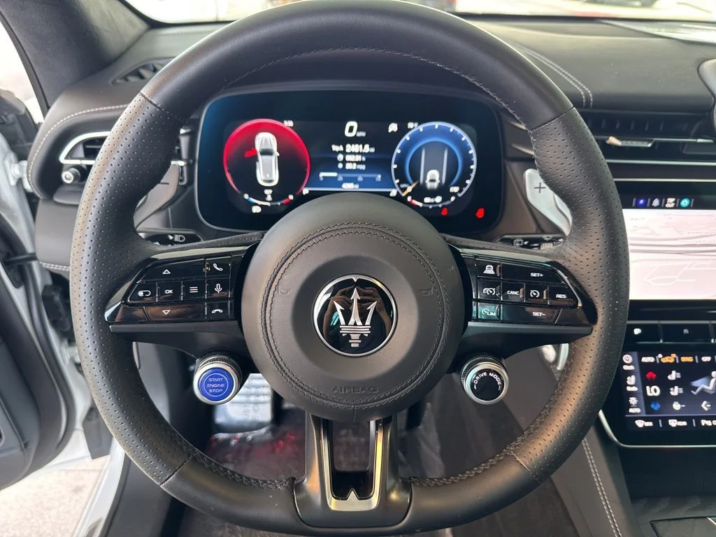Used 2025 Bianco Maserati Modena image 12