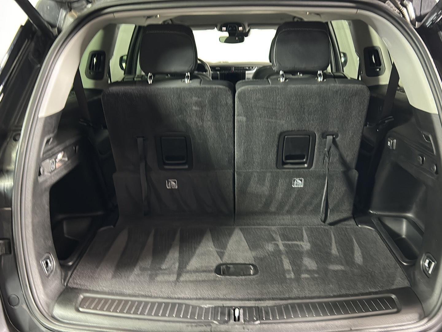 Used 2022 Baltic Gray Metallic Clearcoat Jeep Laredo image 8