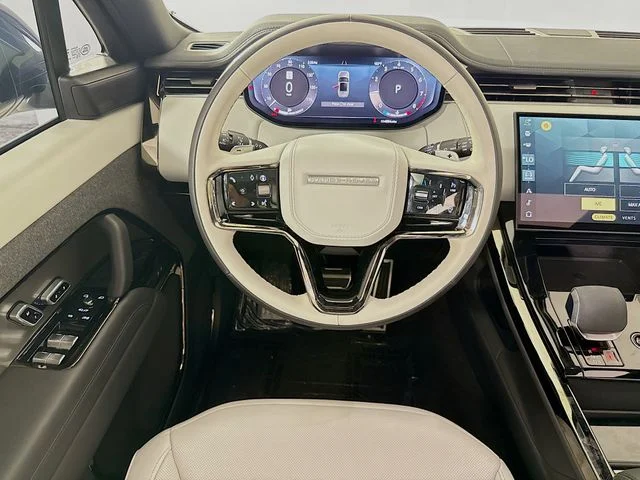 Certified Used 2025 White Land Rover Dynamic SE image 25