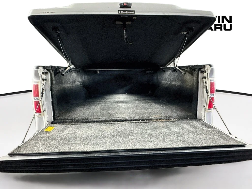 Used 2009 White Ford Lariat image 31