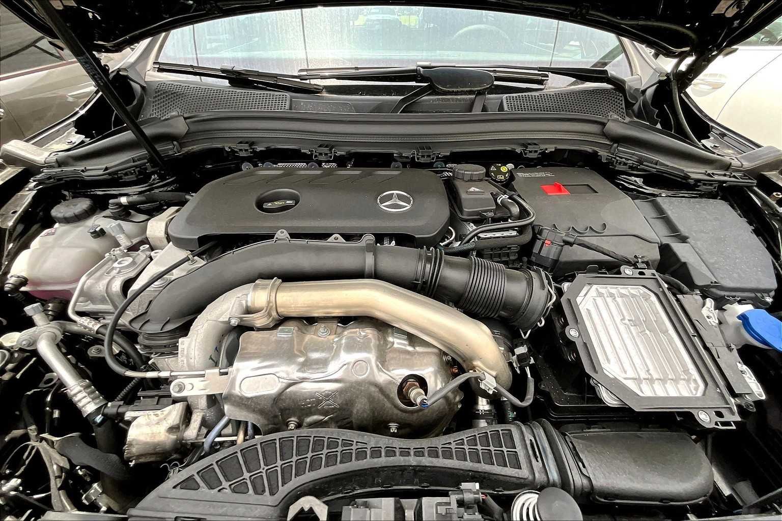Used 2025 Night Black Mercedes-Benz GLA 250 image 18