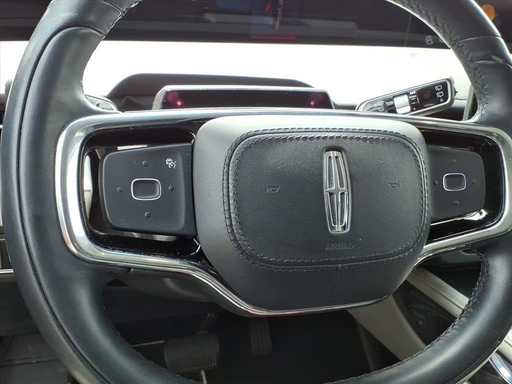 Used 2024 Lustrous Gray Metallic Clearcoat Lincoln Reserve image 15