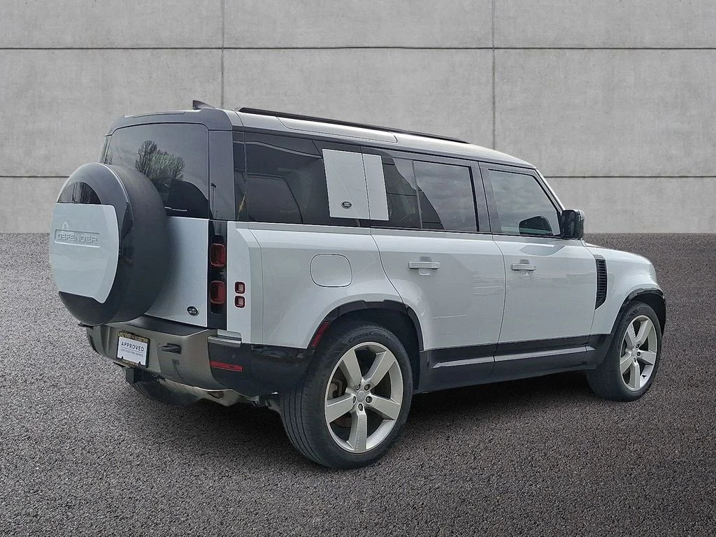 Certified Used 2023 Yulong White Metallic Land Rover X-Dynamic SE image 4