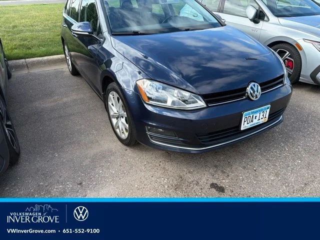2017 Volkswagen Golf SportWagen TSI SE's photo