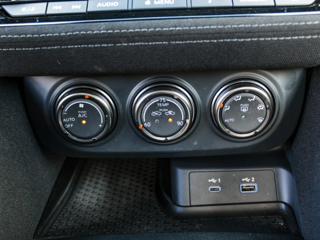 Used 2024 Black Diamond Pearl Nissan Sport image 17