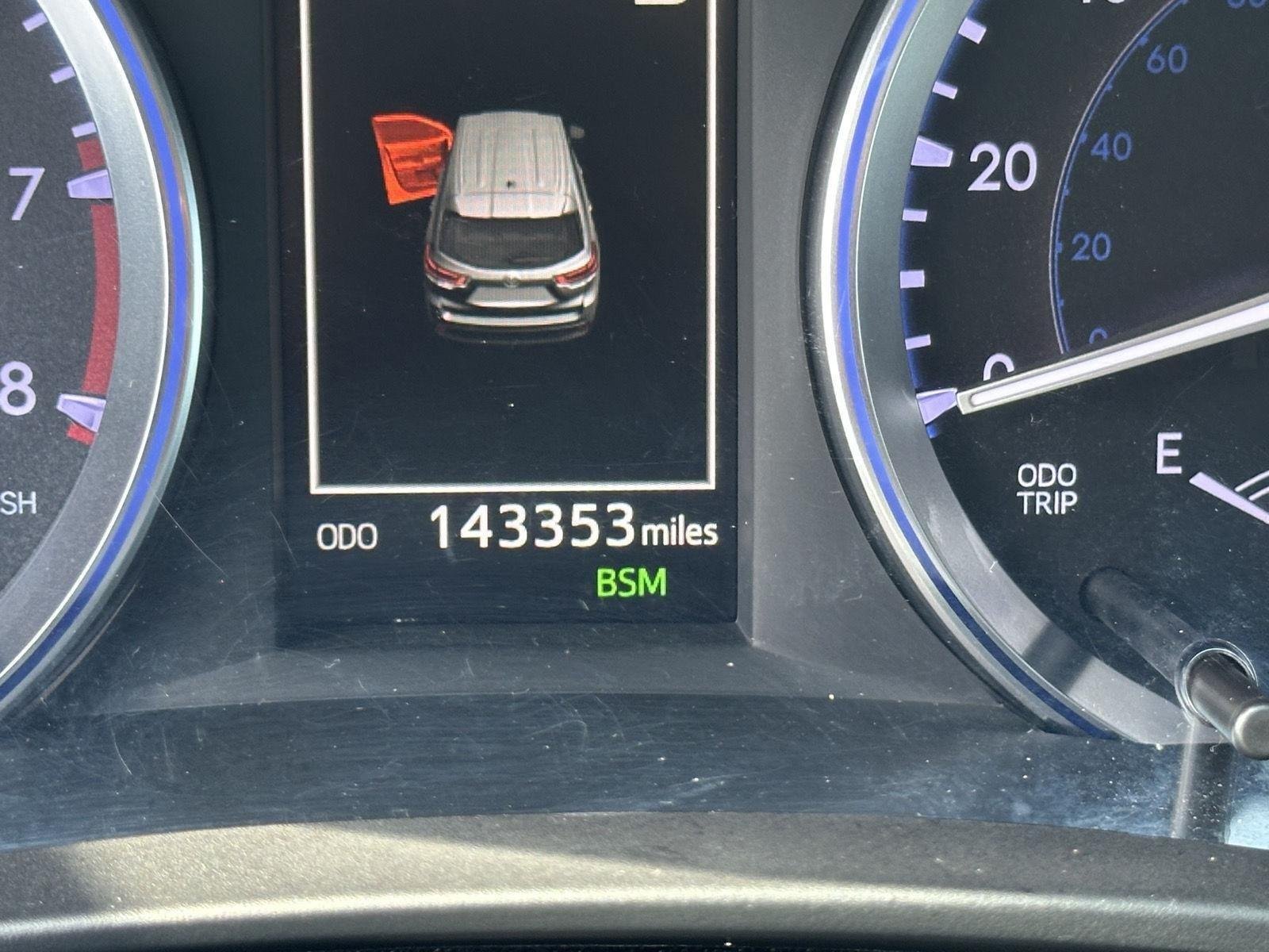 Used 2019 Predawn Gray Mica Toyota XLE image 13