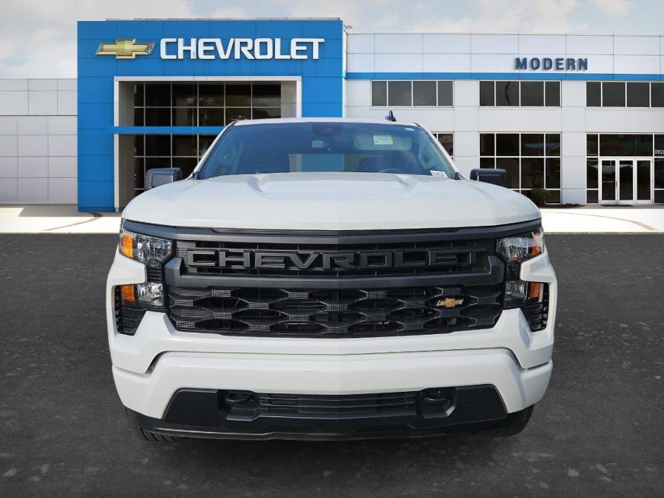 New 2026 Summit White Chevrolet Custom image 8
