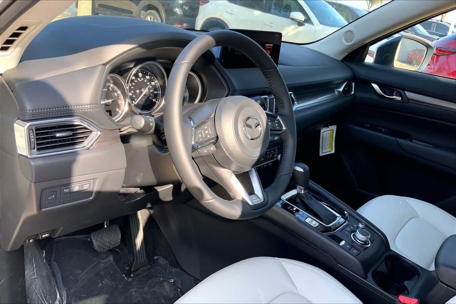 2025 Mazda CX-5 S Preferred package - Photo 8