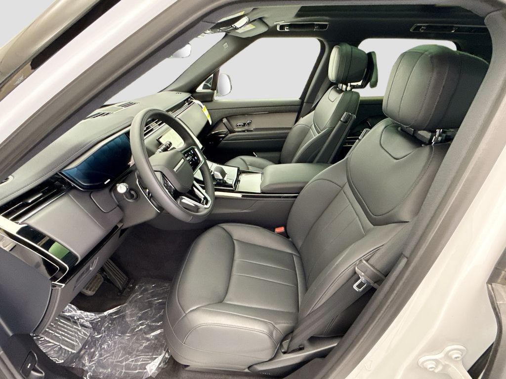 New 2026 Ostuni Pearl White Land Rover SE image 19