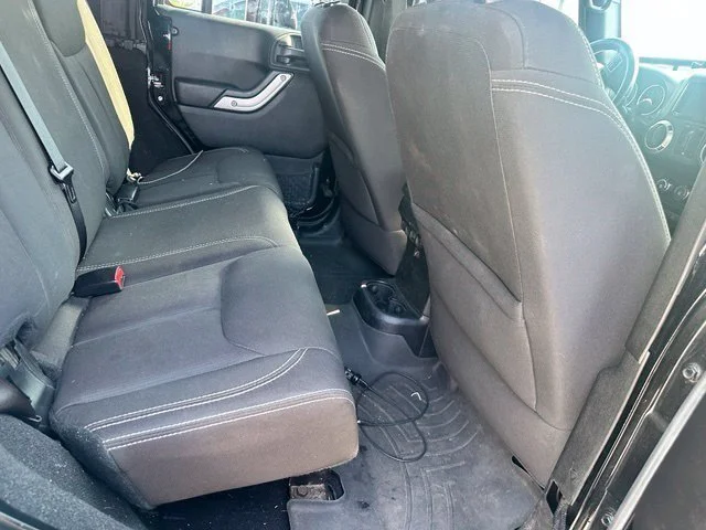 Used 2015 Black Jeep Unlimited Rubicon image 15