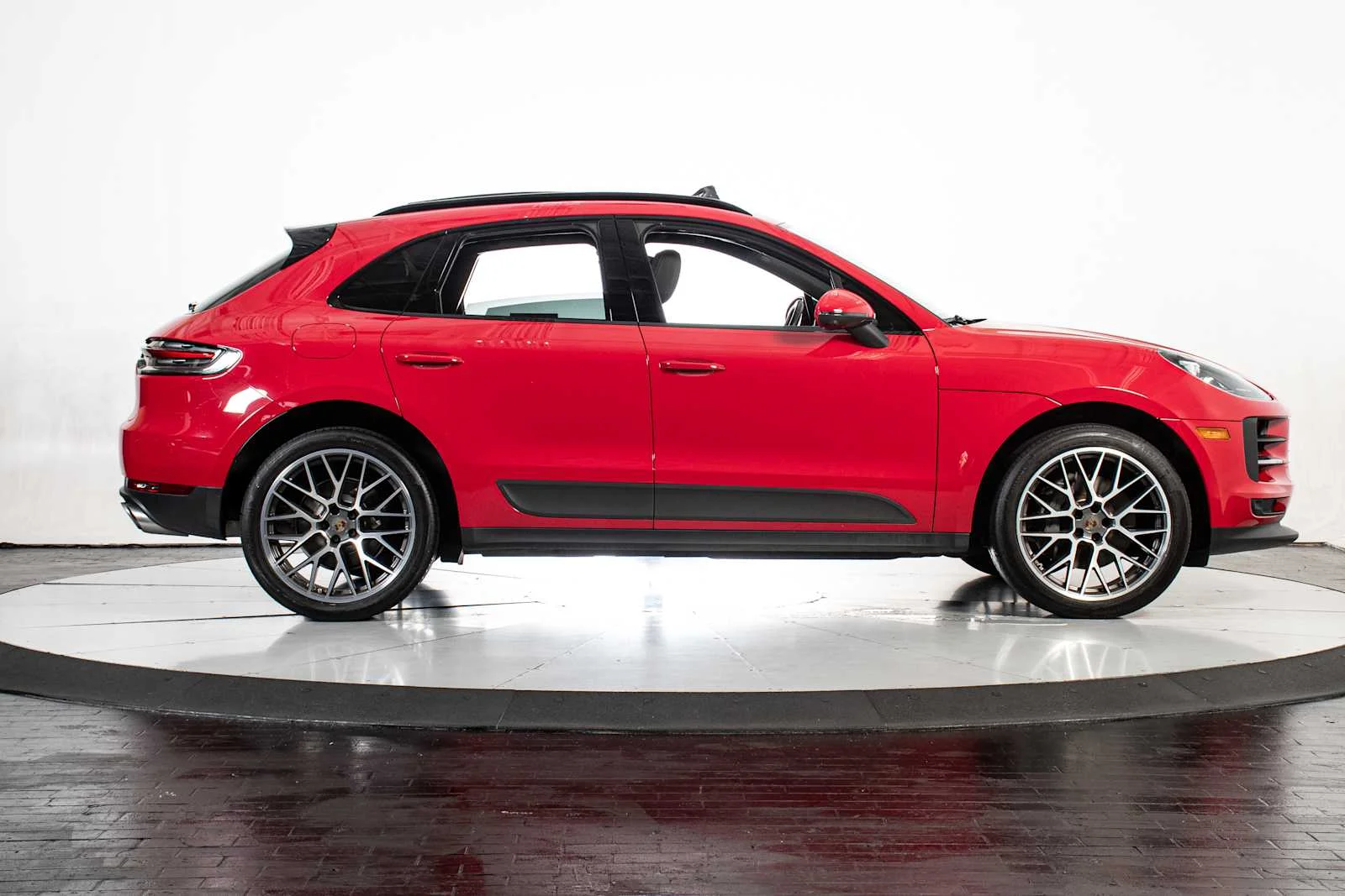 Used 2021 Carmine Red Porsche S image 7