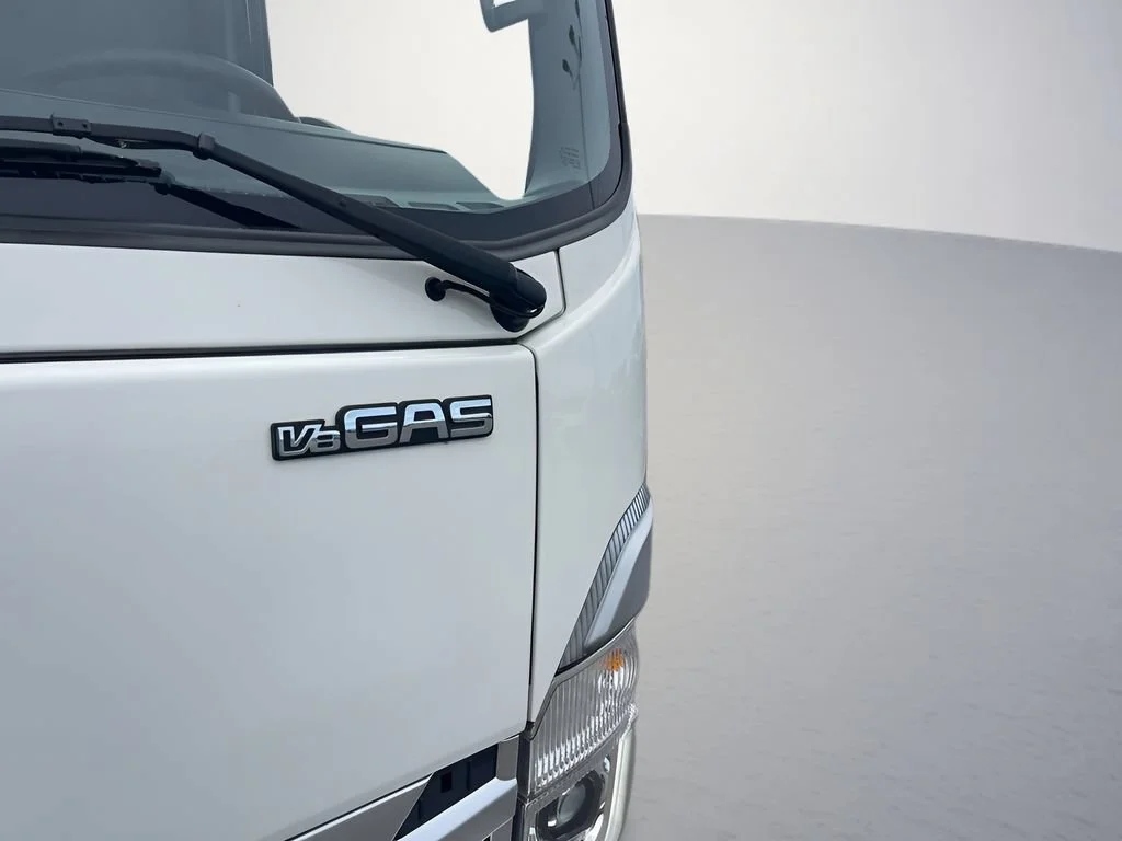 Used 2024 Arc White Chevrolet 1WT image 27