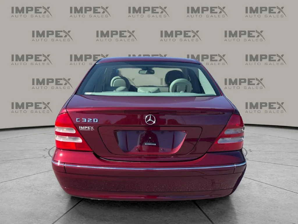 Used 2004 Red Mercedes-Benz C 320 image 4