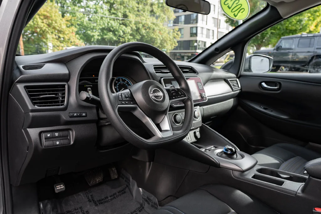 Used 2025 Gray Nissan S image 22