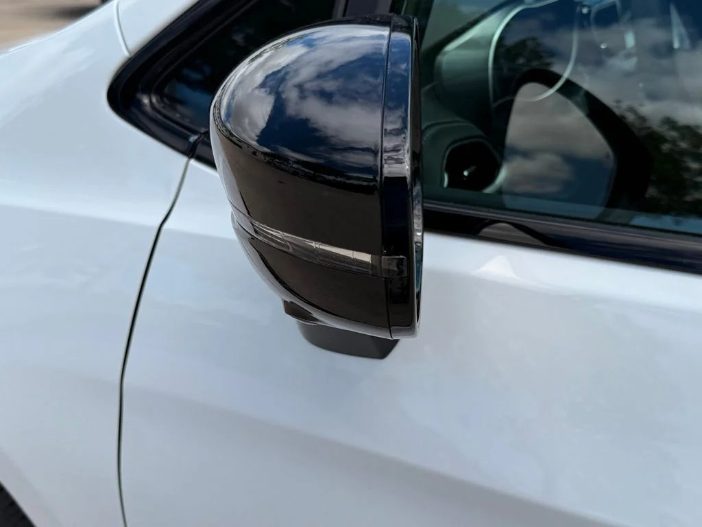 New 2026 Bright White Clear-Coat Exterior Paint Chrysler Select image 27