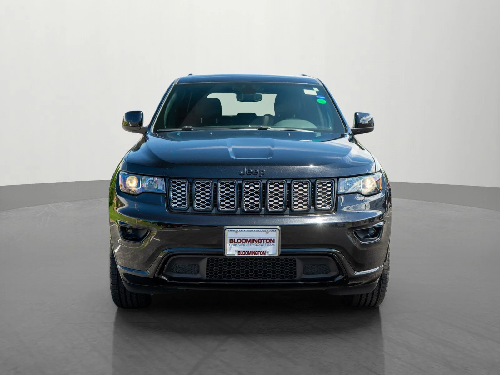 Used 2022 Jeep Grand Cherokee WK Laredo X with VIN 1C4RJFAG3NC118147 for sale in Minneapolis, Minnesota