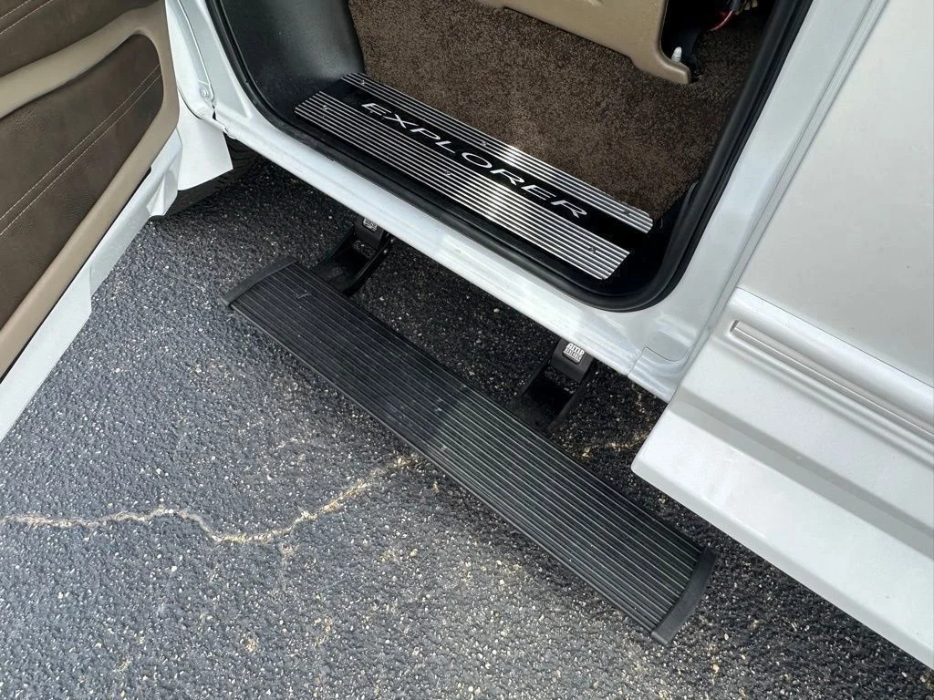 New 2024 White Chevrolet Work Van image 39