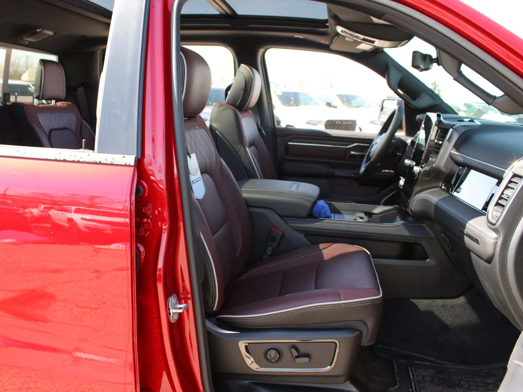 Used 2026 Red RAM Limited* HEMI V8 image 17
