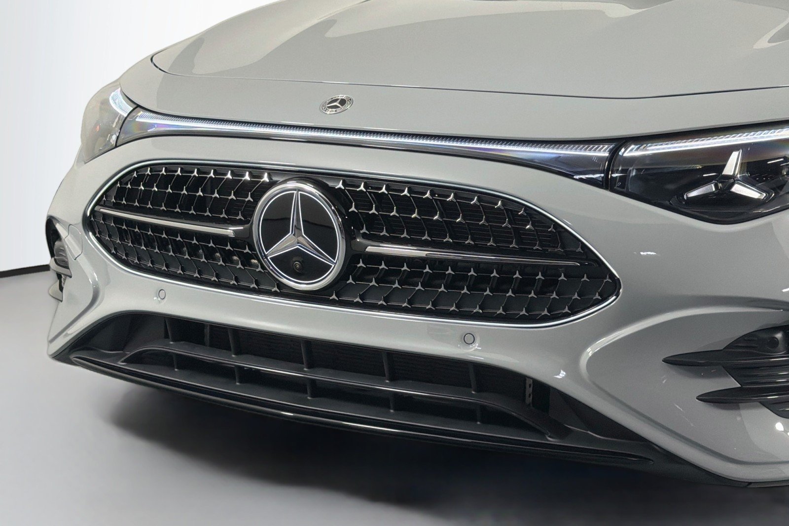 New 2027 MANUFAKTUR Alpine Grey Mercedes-Benz CLA 220 Hybrid image 12
