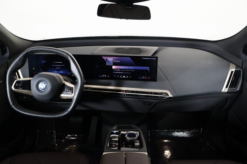 Certified Used 2024 Black Sapphire Metallic BMW xDrive50 image 8