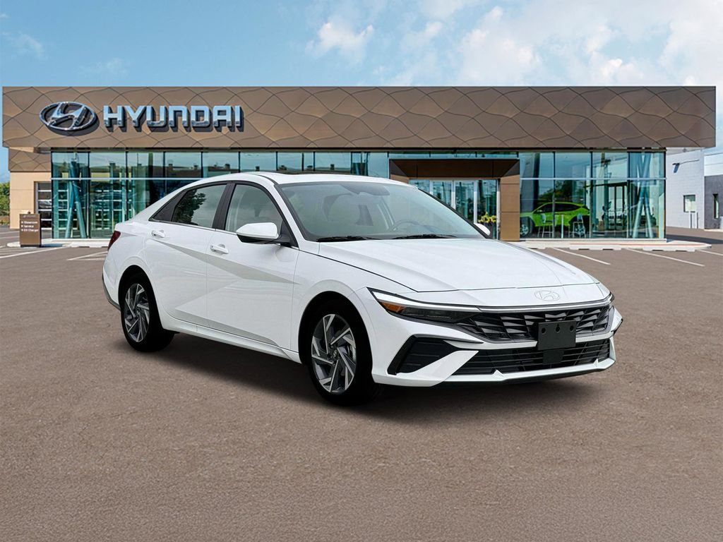 2025 Hyundai Elantra SEL - Photo 11