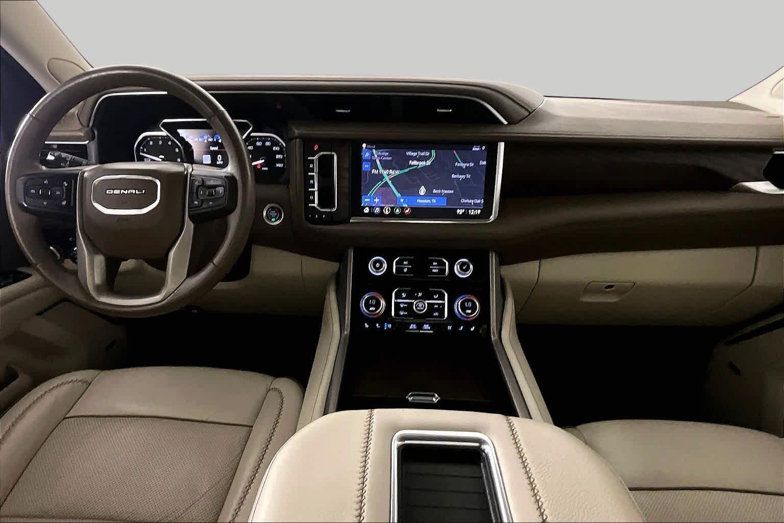 Used 2021 White Frost Tricoat GMC Denali image 14