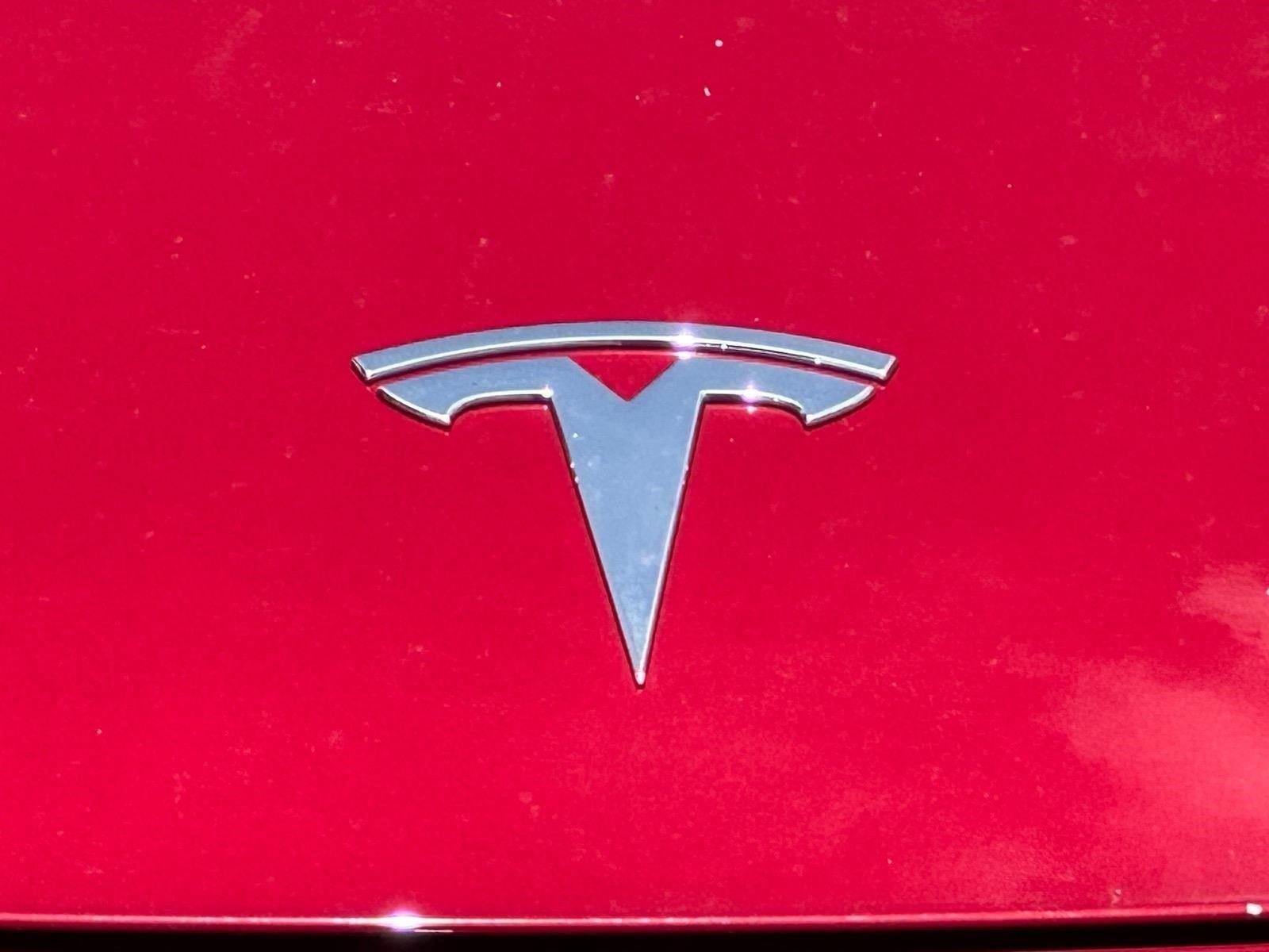 Used 2022  Tesla Long Range image 23