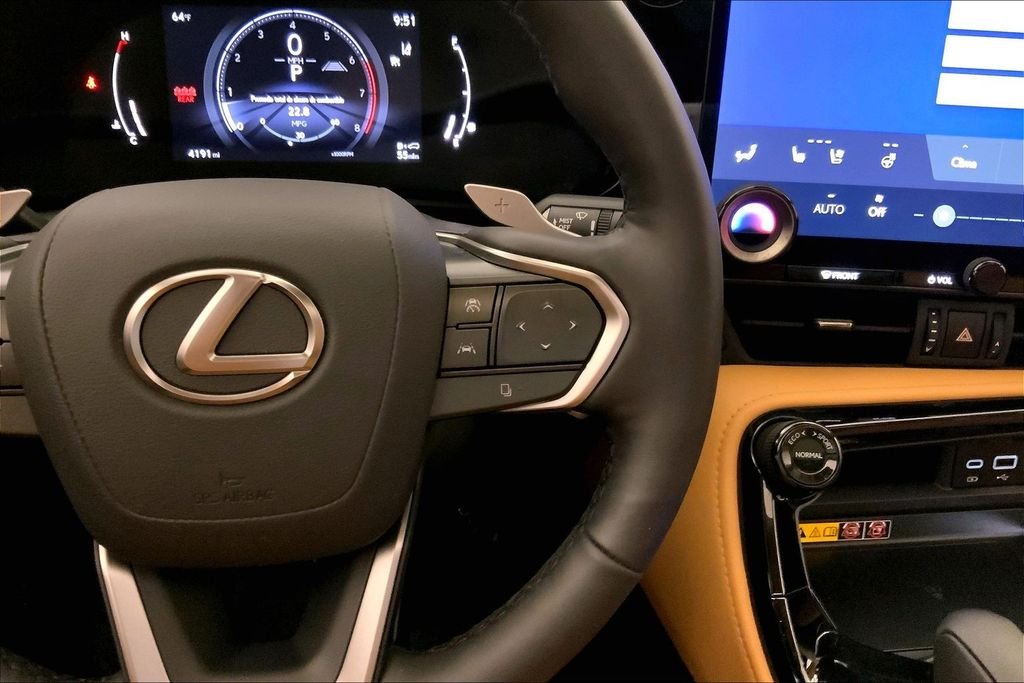 Used 2025 Green Pearl Lexus 350 Luxury image 19