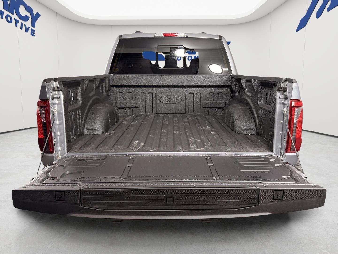 New 2026 Iconic Silver Metallic Ford XLT image 5