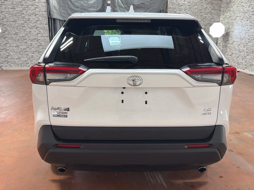 Used 2022 White Toyota LE image 6
