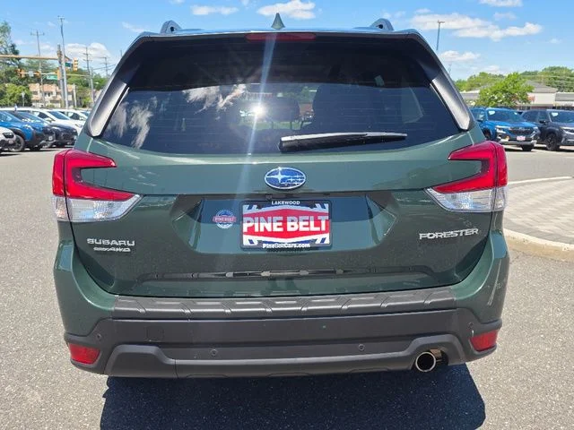 Used 2022 Autumn Green Metallic Subaru Limited image 13
