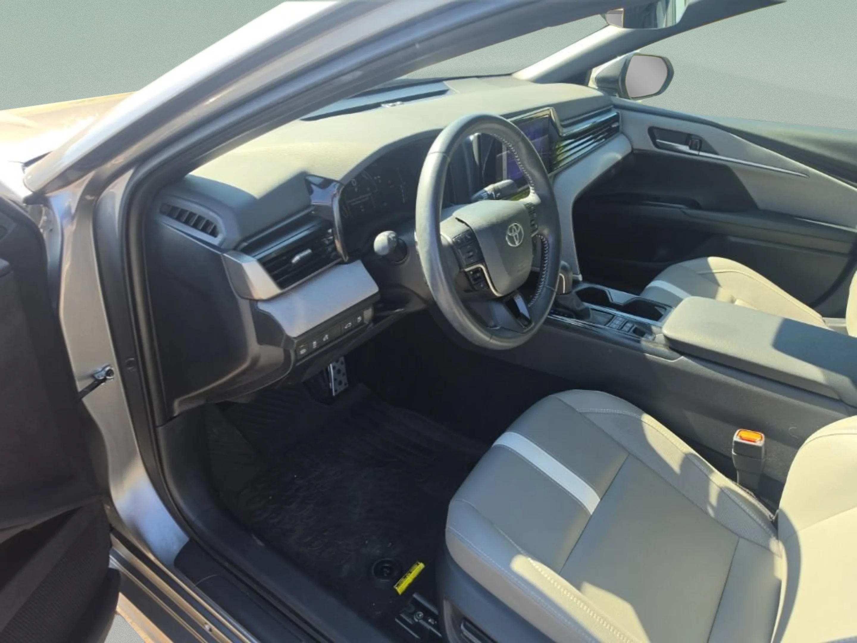 Used 2025 Gray Toyota SE image 18