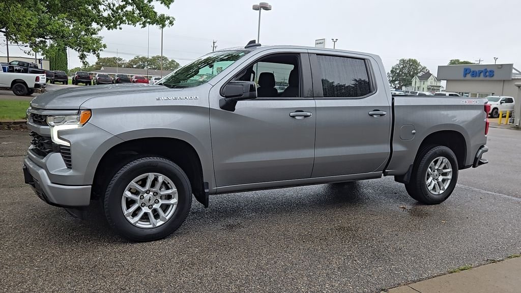 Used 2024 Gray Chevrolet RST image 4