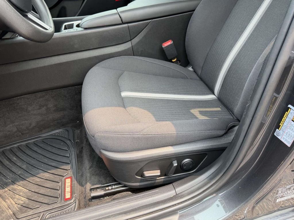 Used 2025 Gray Hyundai SEL image 17
