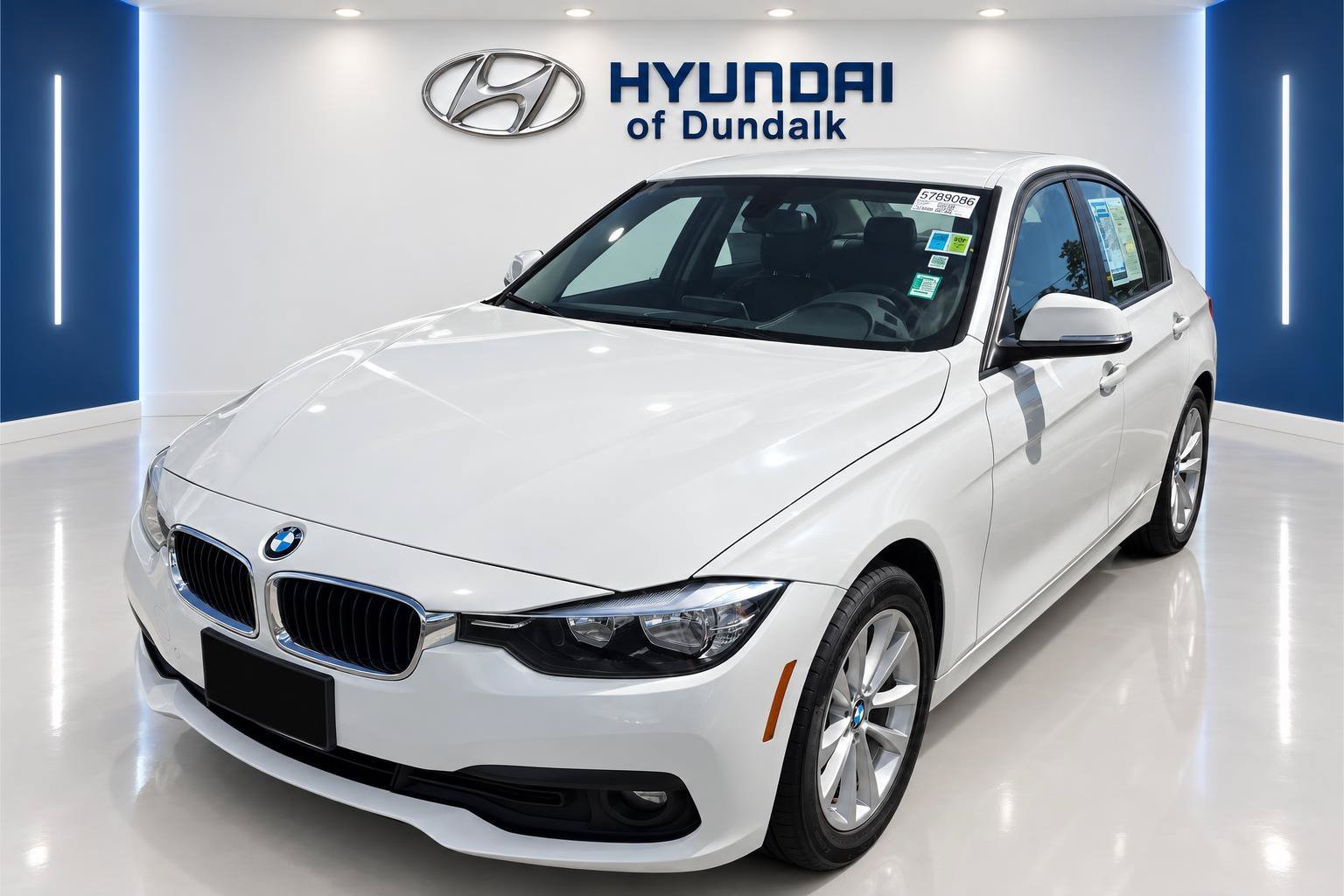 Used 2017 White BMW 320i image 1