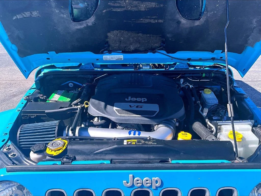 Used 2017 Blue Jeep Unlimited Sahara image 11