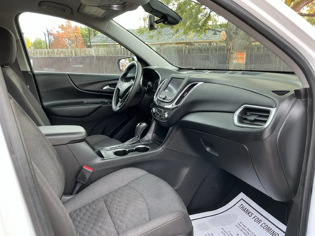 Used 2020 SUMMIT WHITE Chevrolet LT image 31