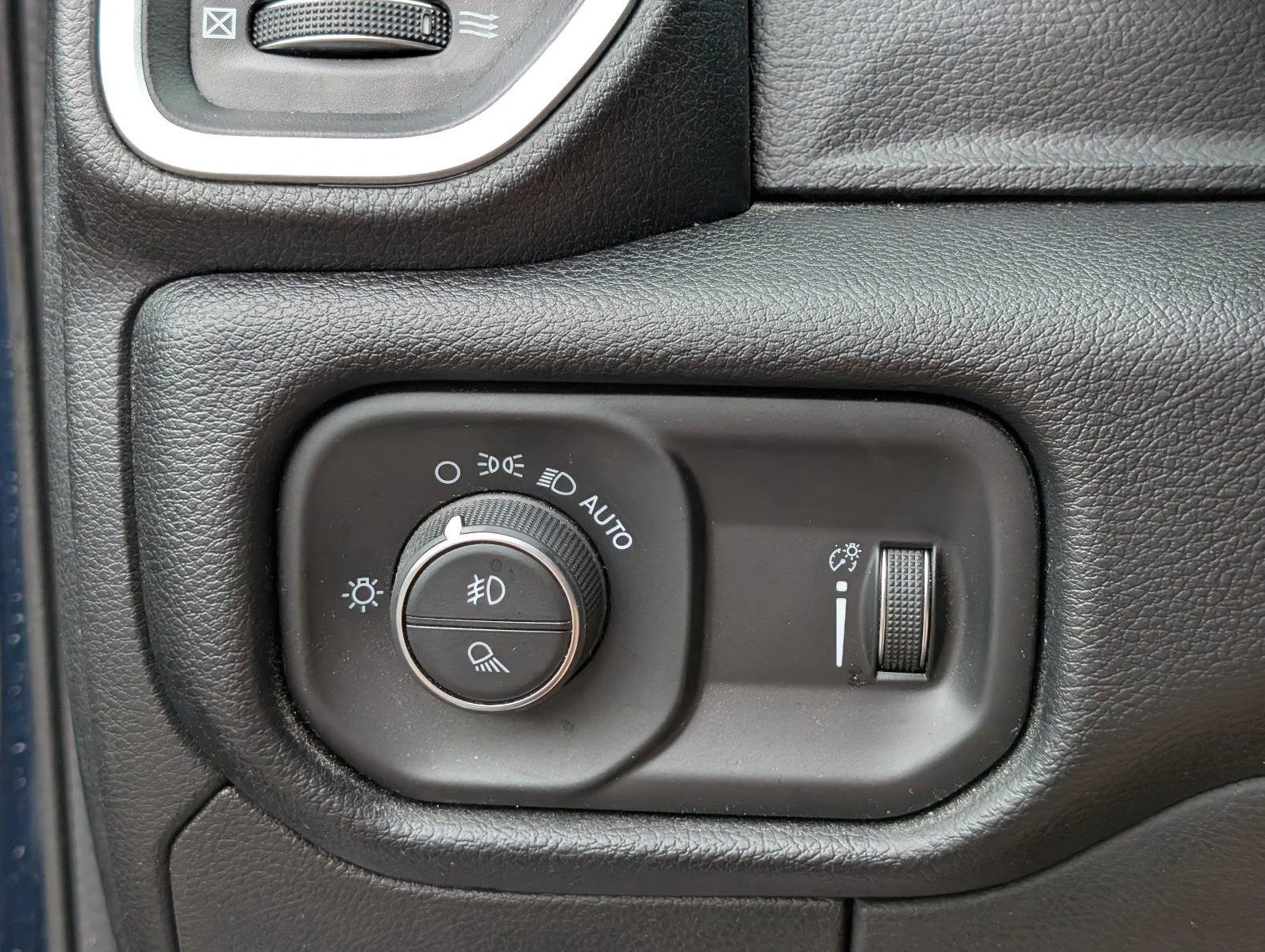 Used 2020 Patriot Blue Pearlcoat Ram Big Horn image 28