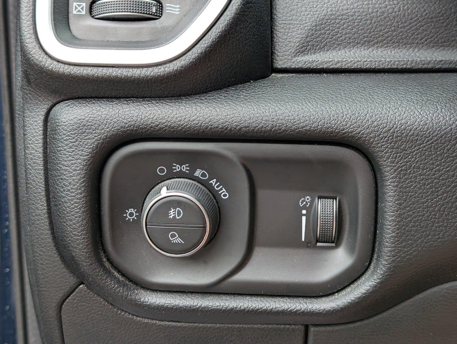 Used 2020 Patriot Blue Pearlcoat Ram Big Horn image 28