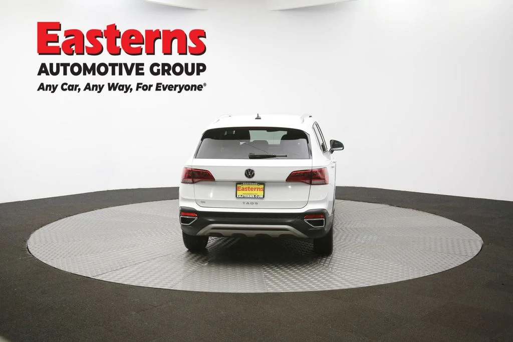 Used 2024 White Volkswagen 1.5T SE image 32