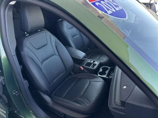 Used 2025 Green Ford Premium image 26
