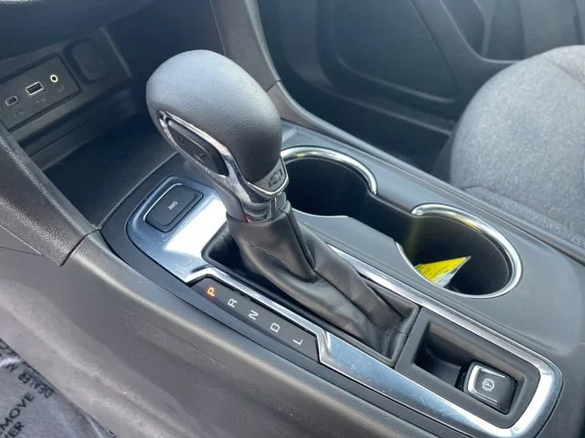 Used 2024 Sterling Gray Metallic Chevrolet LT image 27