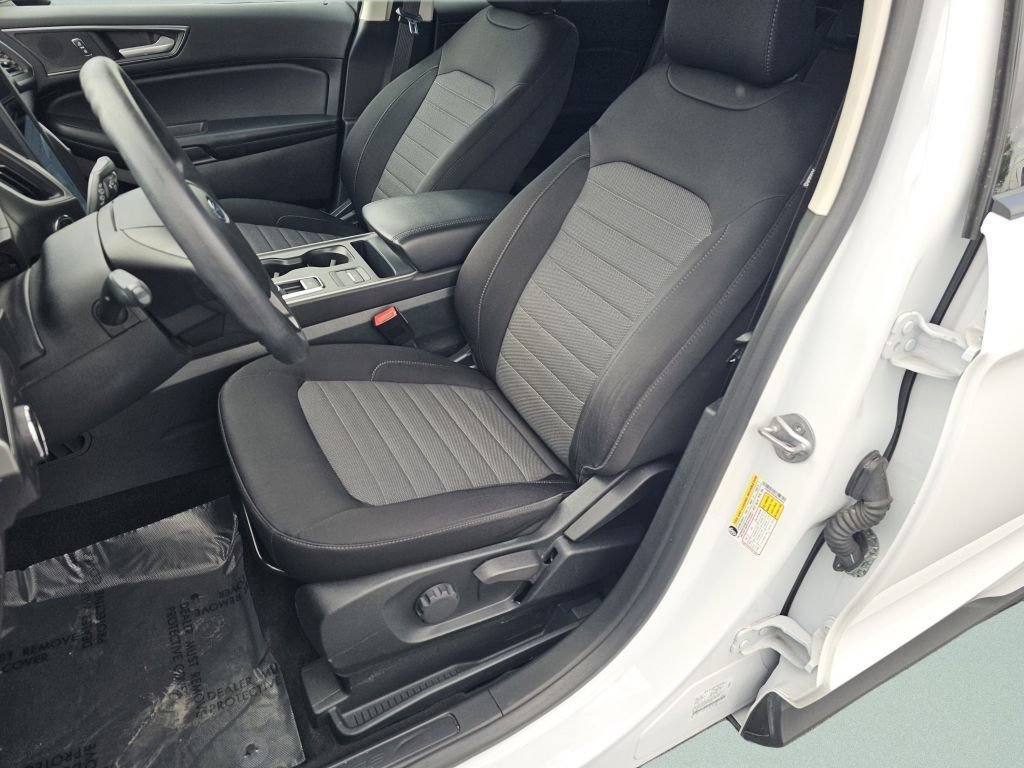 Used 2022 Oxford White Ford SE image 6