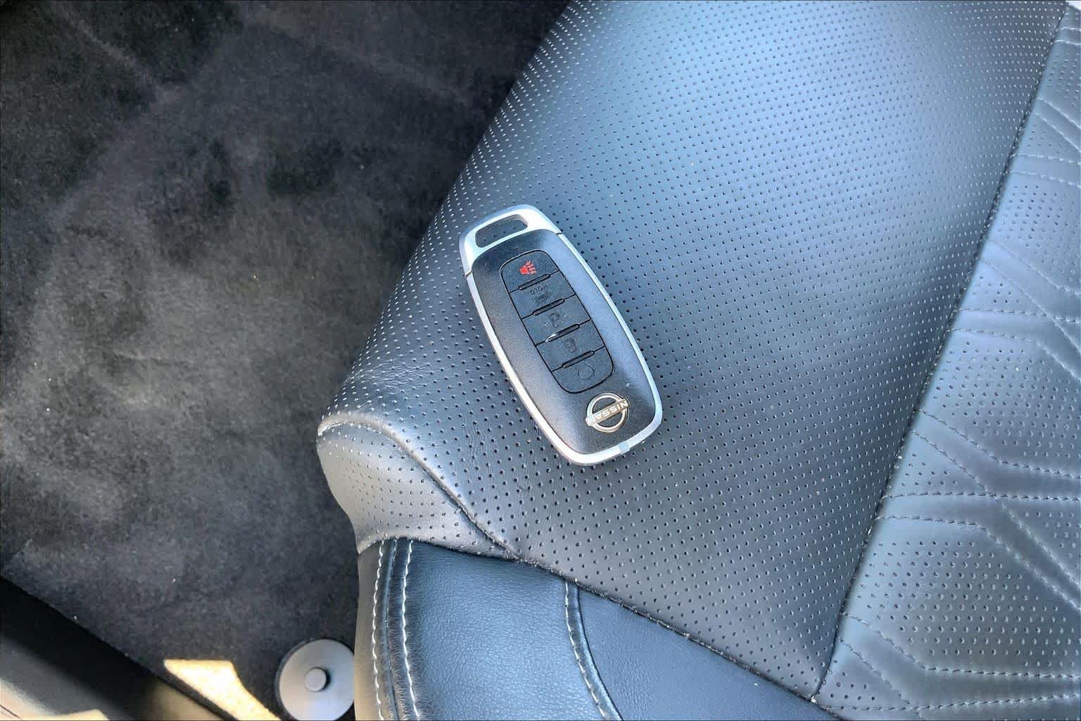 Used 2023 Champagne Silver Metallic Nissan Platinum image 15