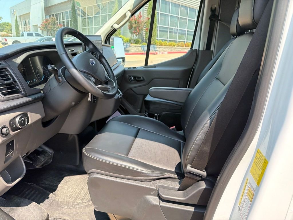 Used 2023 Oxford White Ford Base image 13