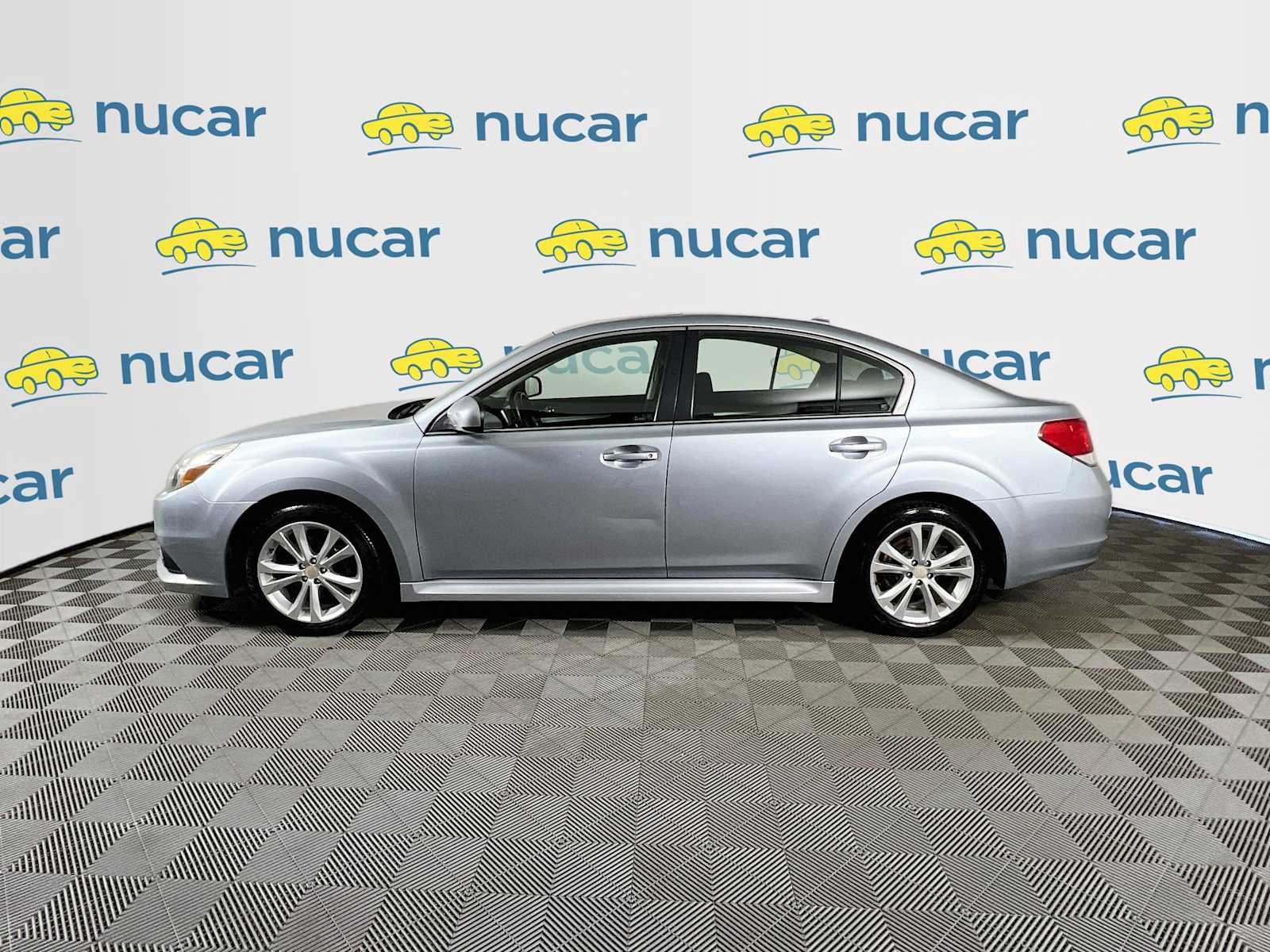 Used 2014 Ice Silver Metallic Subaru 2.5i Premium image 4