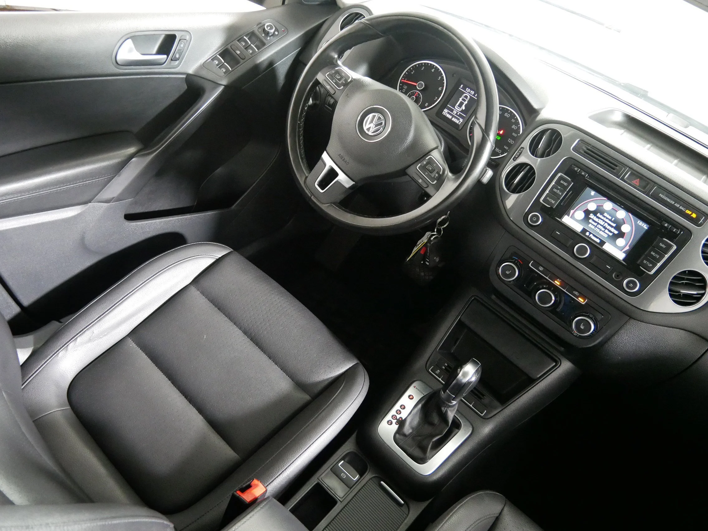 Used 2012 Pepper Gray Metallic Volkswagen S w/Sunroof image 9