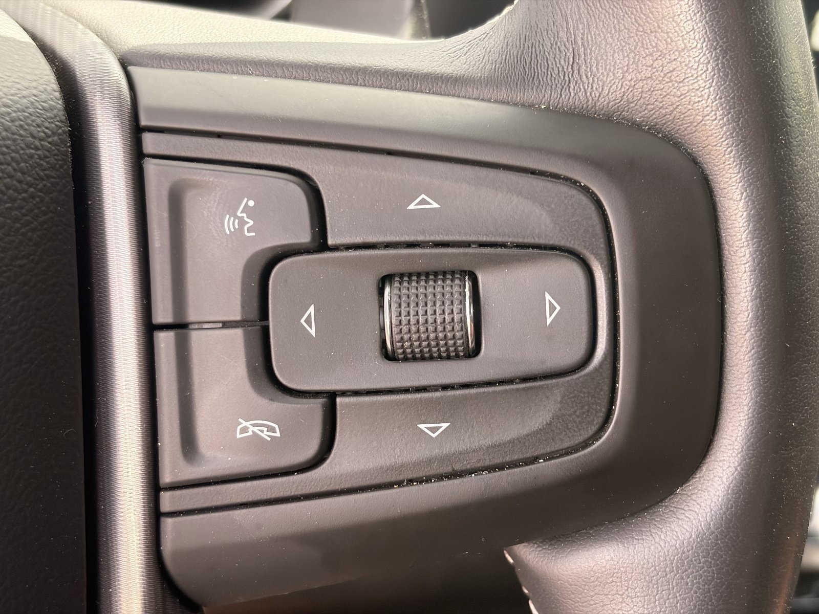Used 2025 White Frost Tricoat GMC Denali Ultimate image 21