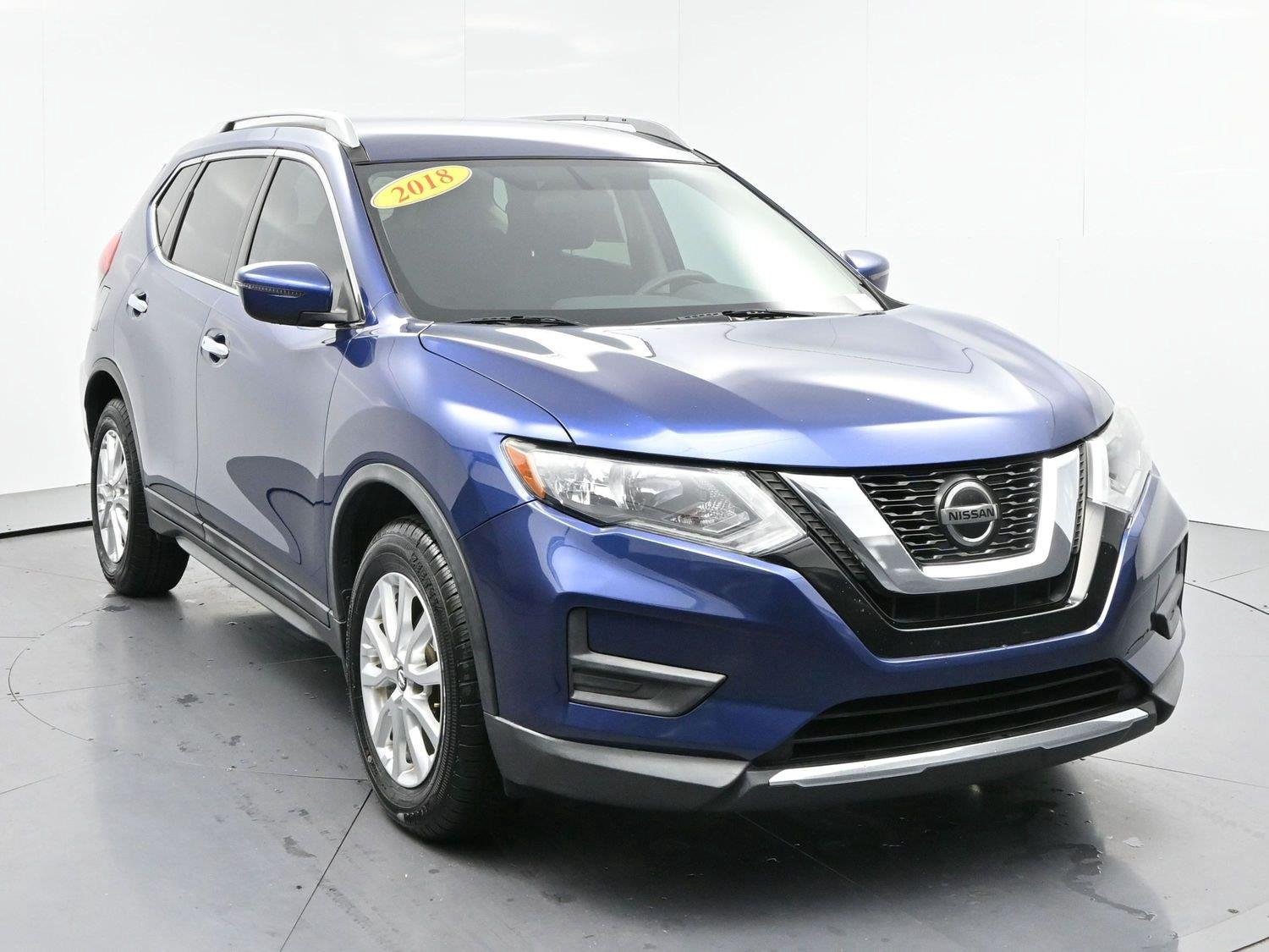 Used 2018 Caspian Blue Nissan SV image 2